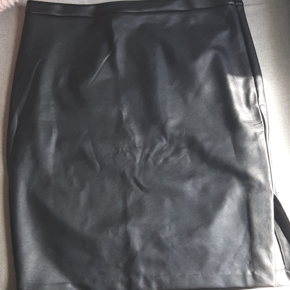 Banana Republic neoprene pencil skirt